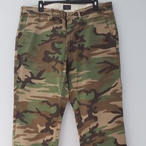 Men's Levi's Camo khaki pants size 34x32